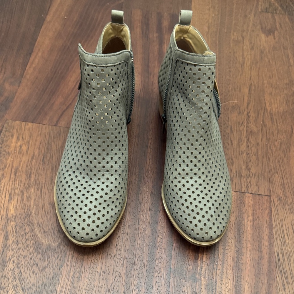 Lucky Brand Gray Perforated Men's Boots